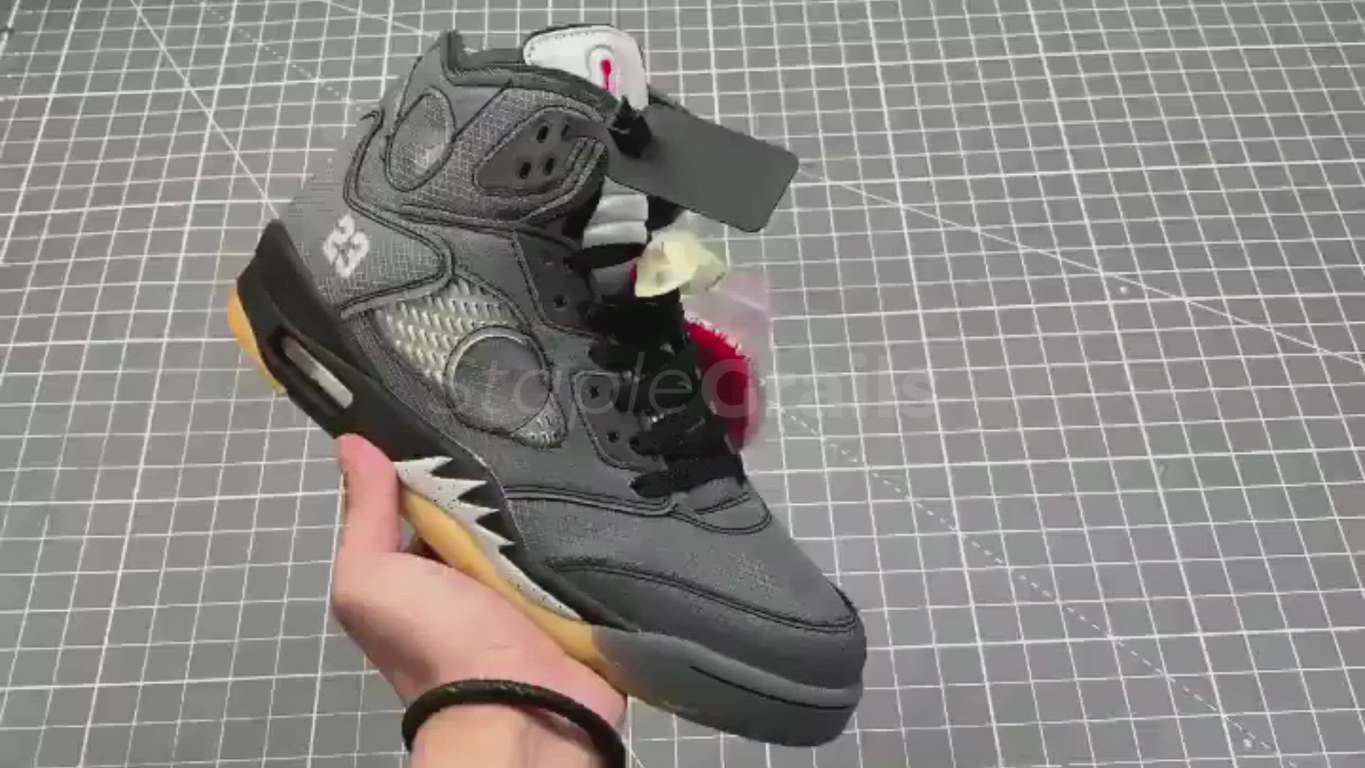 AJ 5 Kicks Convoy